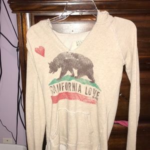 Long sleeve billbong sweatshirt/pullover.